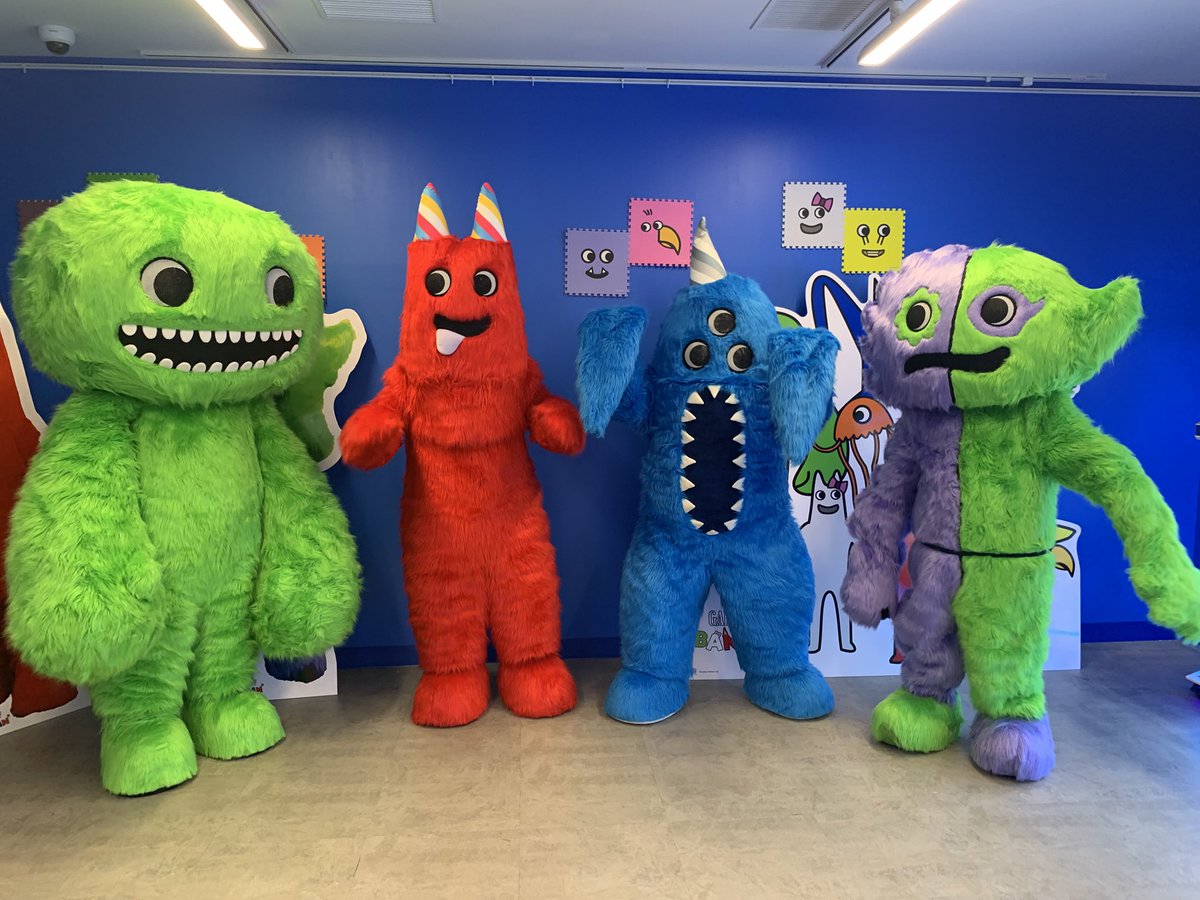 RowanVRGames's tweet image. Meet the mascots! Another amazing day with @GoB_JP_kouhou & @GiGO_Omiyaarche Definitely worth checking out if you’re a huge GARTEN of Banban fan! #gartenofbanban