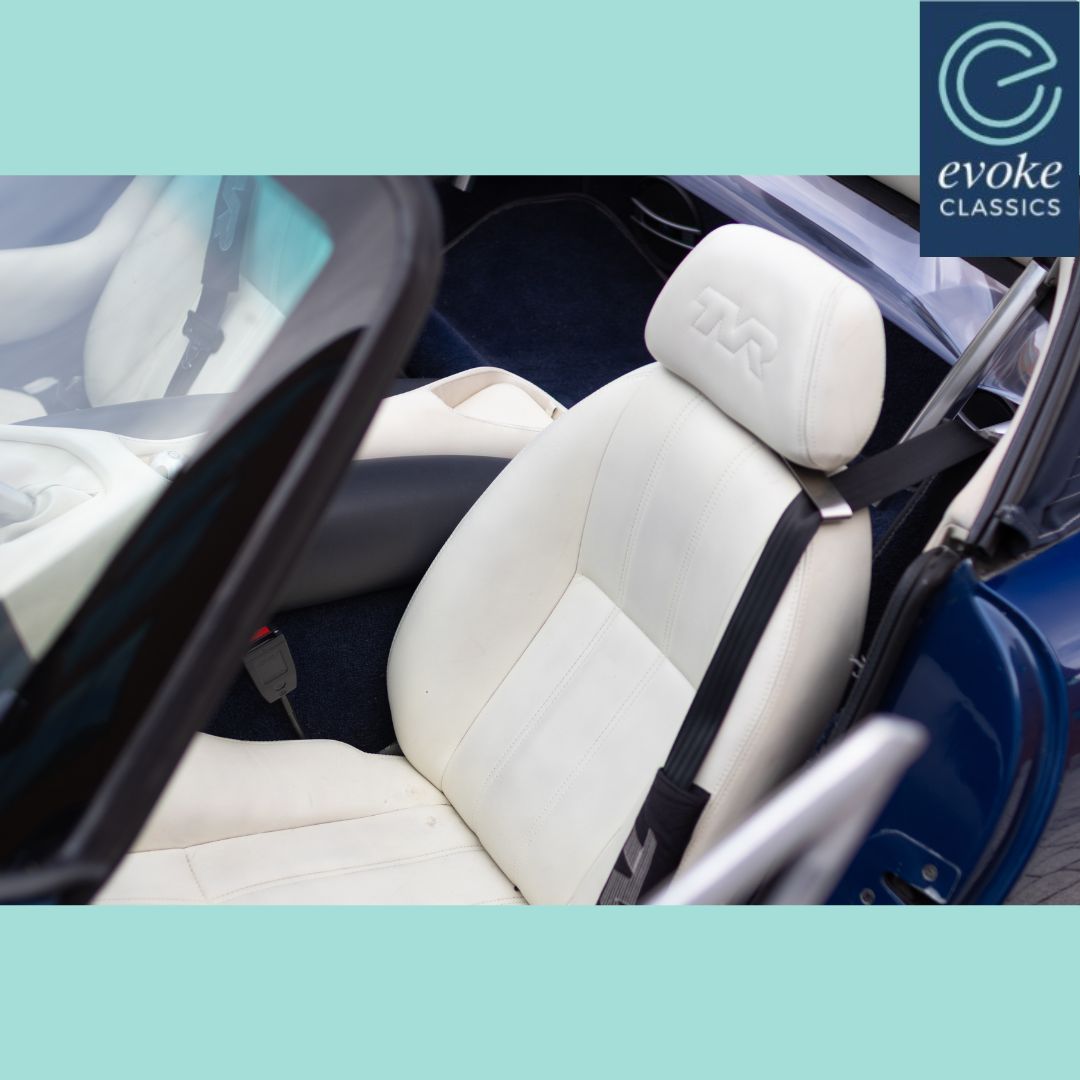 EvokeClassics's tweet image. LIVE AT AUCTION
1999 TVR Chimaera 400
evoke-classics.com/auction/#/lots…
Late 1999 facelift model
Comprehensive history file
Full outrigger replacement in 2018
Advisory free MOT until April 2026
HPI clear
#TVR #Chimaera #Chimaera400 #TVRChimaera