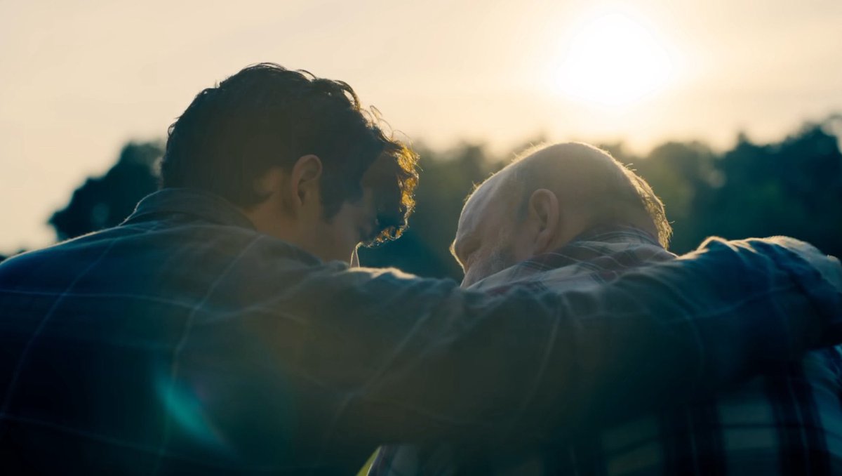 my_back_hurts__'s tweet image. 『スーパーマン』は親子映画としても良過ぎる。中盤お父さんとの会話で泣いちゃって塩ポップコーンが更にしょっぱくなった。ラストでまた本当にいいシーンを入れてきてエンディング泣きっぱなし。スーパーマンがここまで立派な人に成長したのもこのご両親のおかげです

#スーパーマンここが好き #CP