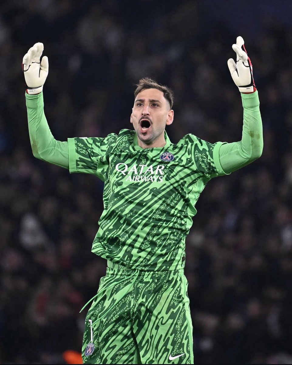 PSG_Report's tweet image. 🚨🎖️| PSG have agreed personal terms with Lucas Chevalier — deal is DONE on player side. Talks ongoing between clubs now with Lille request starting from €40M.
The Donnarumma situation is on total standby as of now as the club can’t agree a new deal. @FabrizioRomano