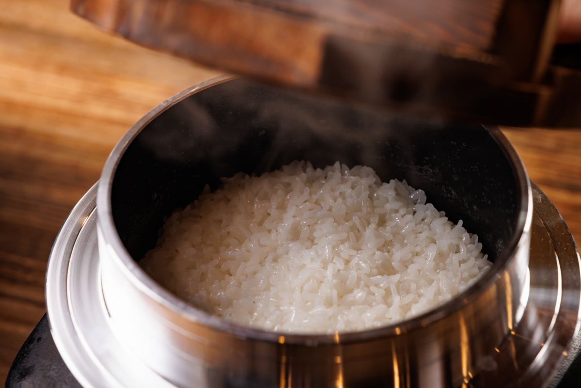 PRTIMES_LIFE's tweet image. 【広島県初出店】名古屋発・炊き立て釜炊きご飯とA5和牛カルビ699円が名物の「肉のよいち 楽々園駅前店」が2025年7... prtimes.jp/main/html/rd/p…
