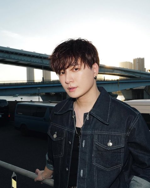perayuhhh's tweet image. this is singto’s husband by the way… can i borrow him??? PLEASE 🙏 #คริสสิงโต #KristPerawat