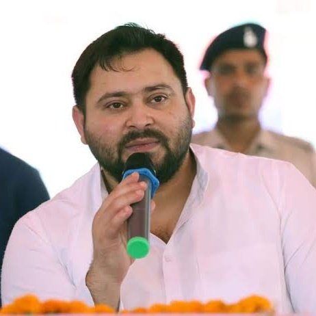 rrkforyou's tweet image. तेजस्वी यादव के पास अरबों की संपत्ति है,अरबों का दिल्ली में बंगला है,पटना में अरबों का मॉल है,जमीन जायदाद और न जाने क्या क्या होगा,
स्विस बैंक में अकाउंट भी हो सकता है.
स्वीकार क्यों नहीं करते 17 महीने के नीतीश कार्यकाल में इंप्लॉई रहने के दरम्यान आपने कमीशनबाजी बढ़ा दी , रेट तय…