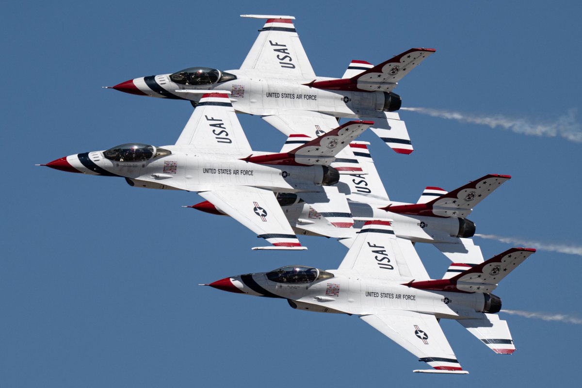 kentarou_f15's tweet image. Wings and Eagles Airshow 2025
Kingsley Field/KLMT

初のサンダーバーズはクラマスにて。
撮影環境も良くて充分に楽しめました。
