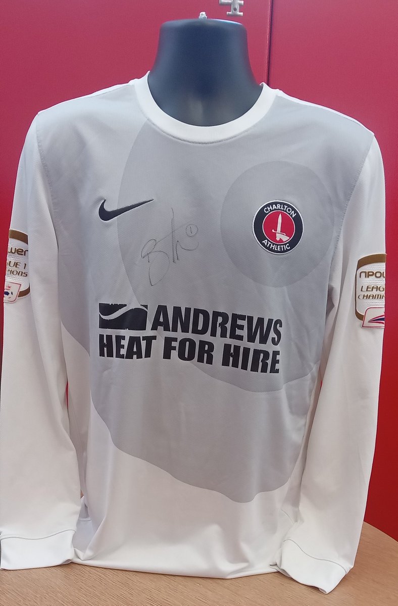 CHATHMuseum's tweet image. Lovely donation from Thursday night's Hall of Fame event.
Matchworn and signed Ben Hamer shirt
#cafc