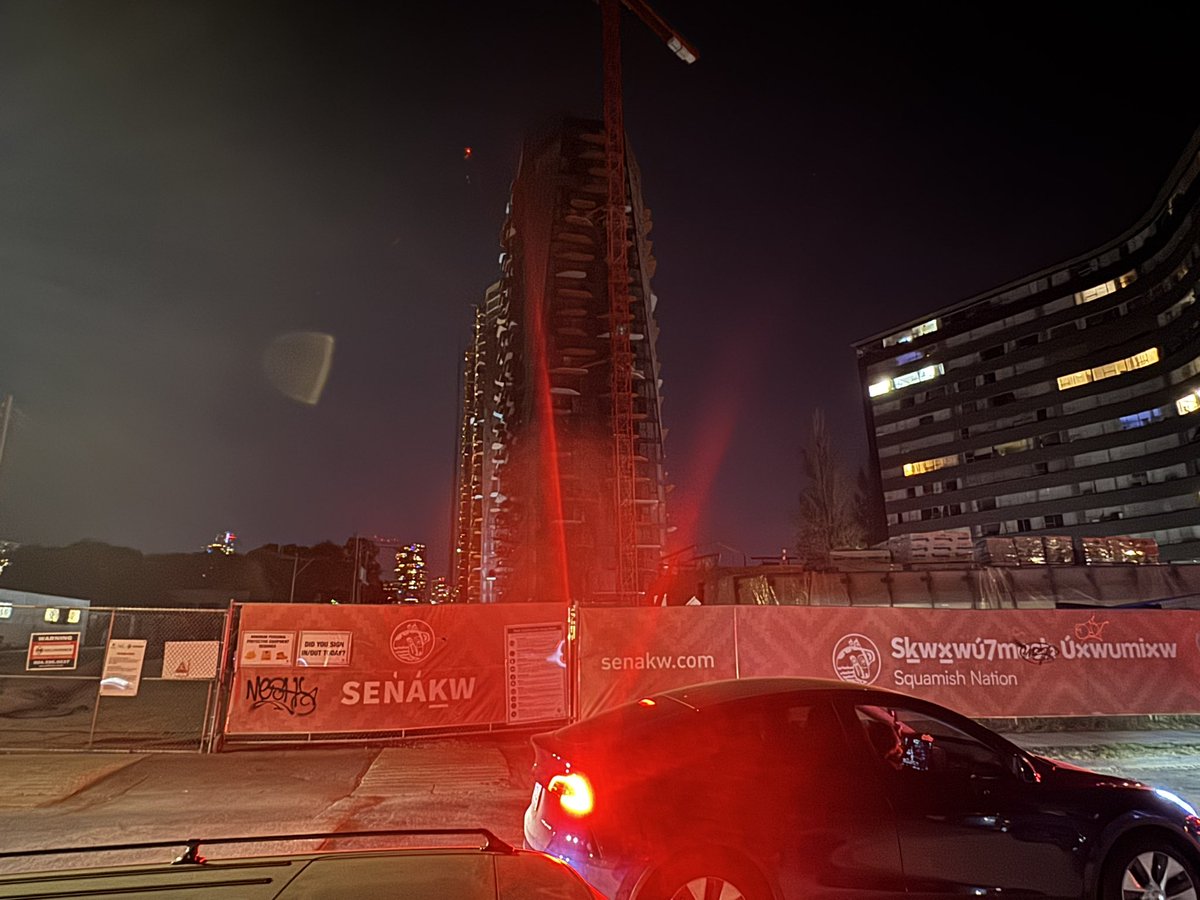 bobmackin's tweet image. Post-Celebration of Light fireworks gridlock near the Senakw skyscrapers construction site. Westbank, Nch’kay and City of Vancouver have kept traffic management plans secret from Kits Point residents. Move-in is expected to begin by year-end. #vanpoli #vanRE #cdnfoi