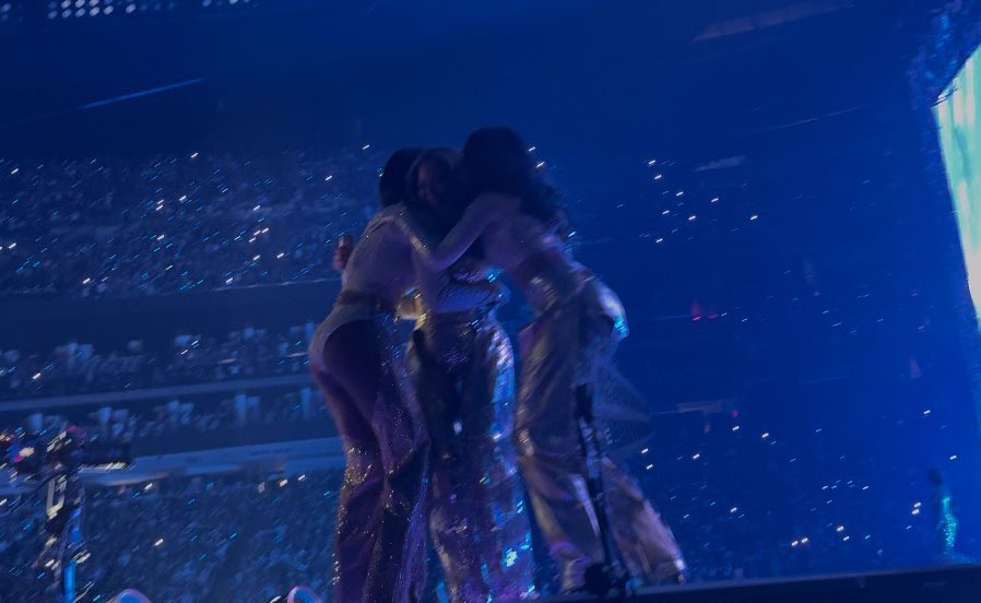jussatto's tweet image. y’all, this is making me so emotional
