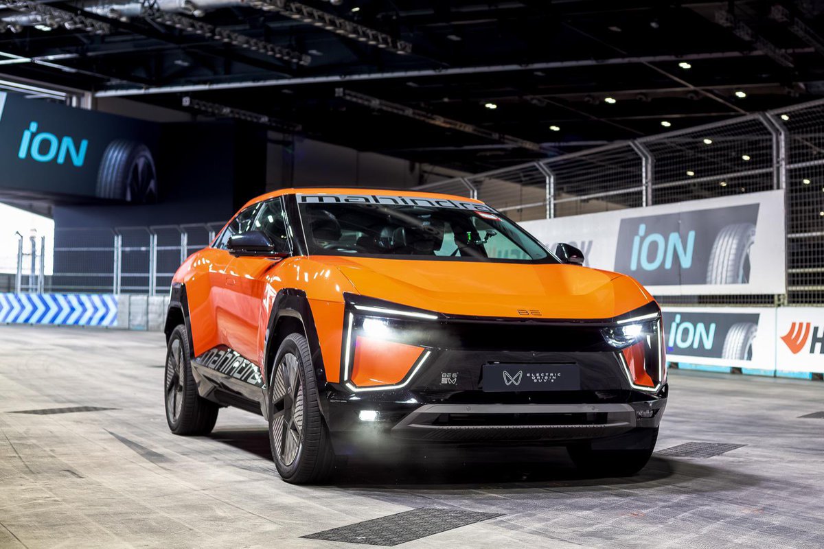 mahindraesuvs's tweet image. Yes! That&apos;s the Mahindra #BE6 unleashing its Unlimit Performance at the London Formula E E-prix in collaboration with #MahindraRacing

#MahindraElectricOriginSUVs  #FormulaE #LondonEPrix #Motorsport #Racing