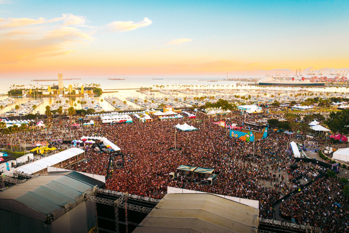 VansWarpedTour's tweet image. get some rest little warped minions 😴 tomorrow, we do it all over again