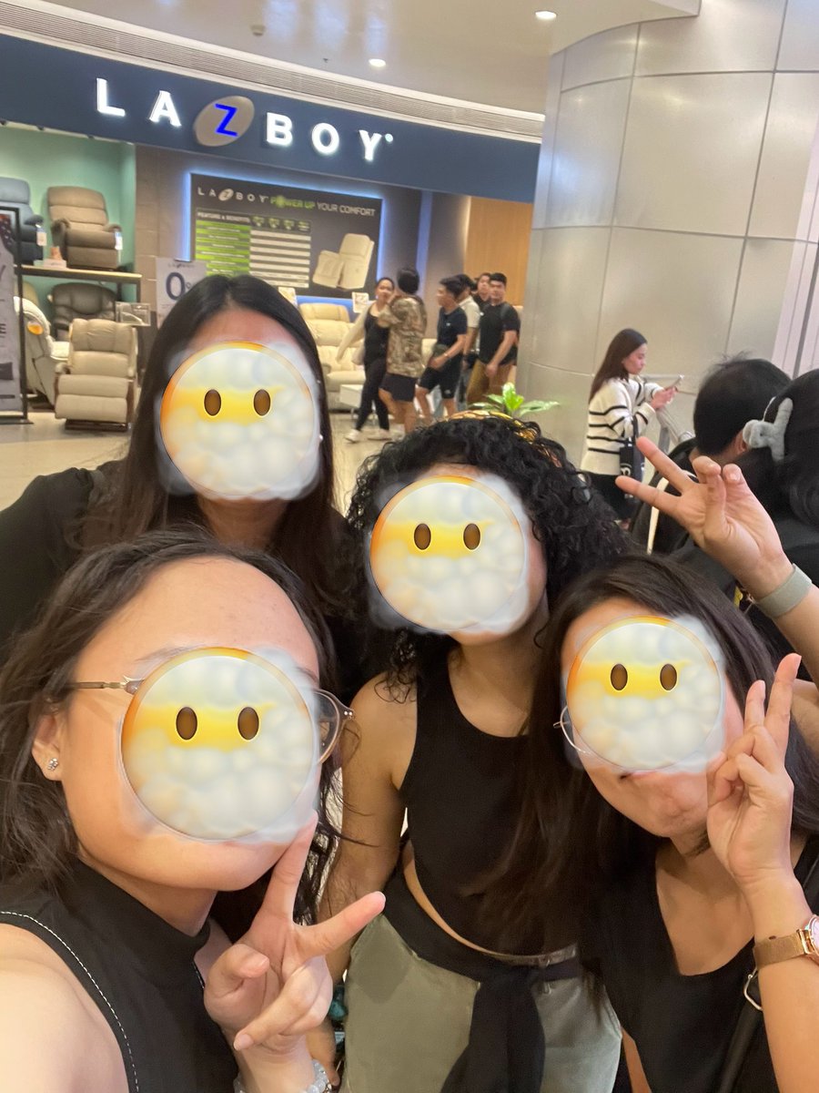 Here po kami sa Lazboy or Daiso sa taas ng fanzone po. See yah!!