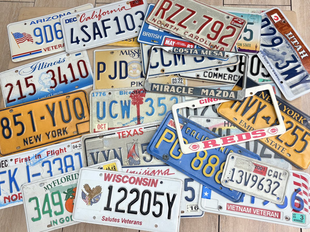 Ça change un peu des cartes.
Voilà le résultat quand on va chiner chez un copain Brocanteur qui reviens de vacances aux states 😅