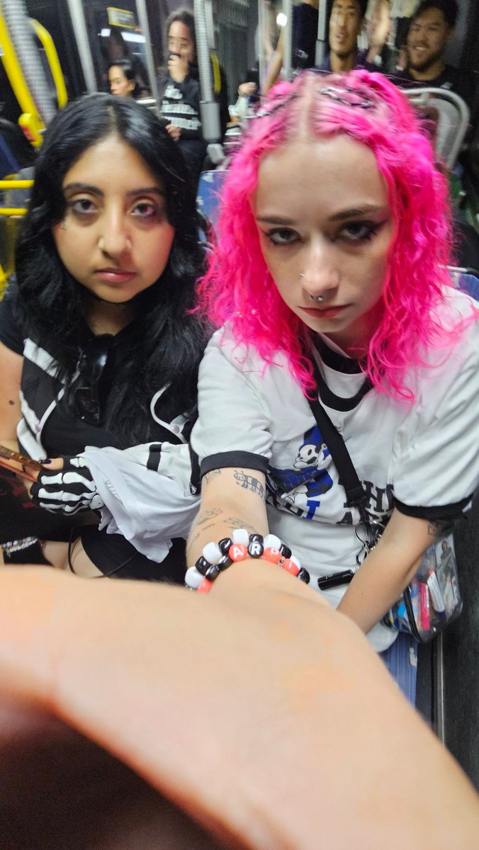 Itendtopanic's tweet image. Before and after #MCRLA