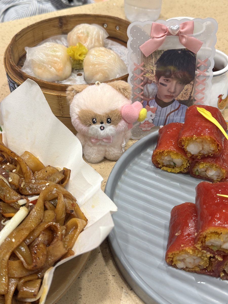 zzangzhzh's tweet photo. 베이징 상하이 맛집 한국떵깨들한테 다 털렸죠 ; https://t.co/pY3M04XOz3