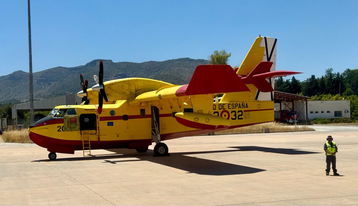 Ministerio Defensa (@defensagob) on Twitter photo Siempre preparados. Siempre alerta. Siempre listos para ayudar.
#43grupo <a href="/EjercitoAire/">Ejército del Aire y del Espacio</a> Siempre preparados. Siempre alerta. Siempre listos para ayudar.
#43grupo <a href="/EjercitoAire/">Ejército del Aire y del Espacio</a>