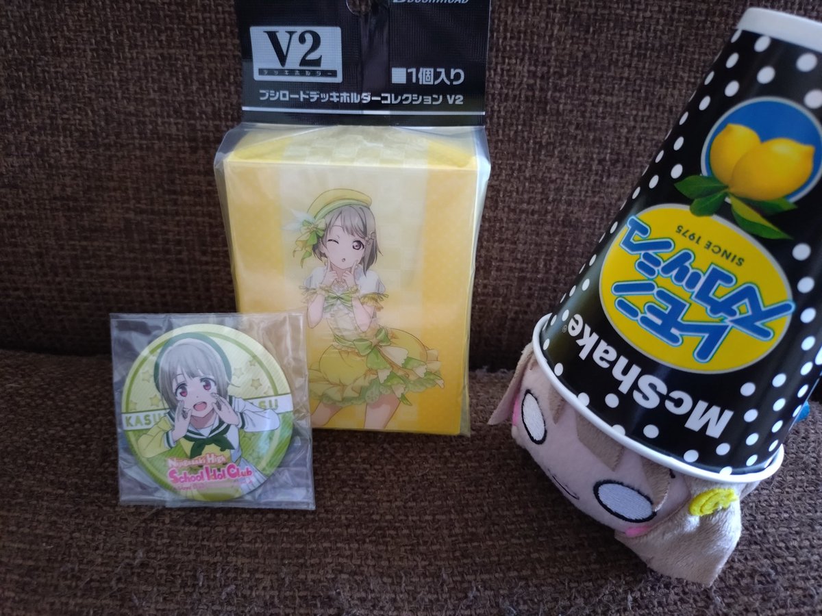 kasumin_rainbow's tweet image. 今日は友達にデッキケース貰ったのと、山梨のラブカ仲間からにじちずエネを貰いました(*´艸`*)✨
9月は蓮のPRなのでどんどん交換してあげよっと🥹✨
海外缶バッジは持ってない奴がようやく手に入りました〜👑