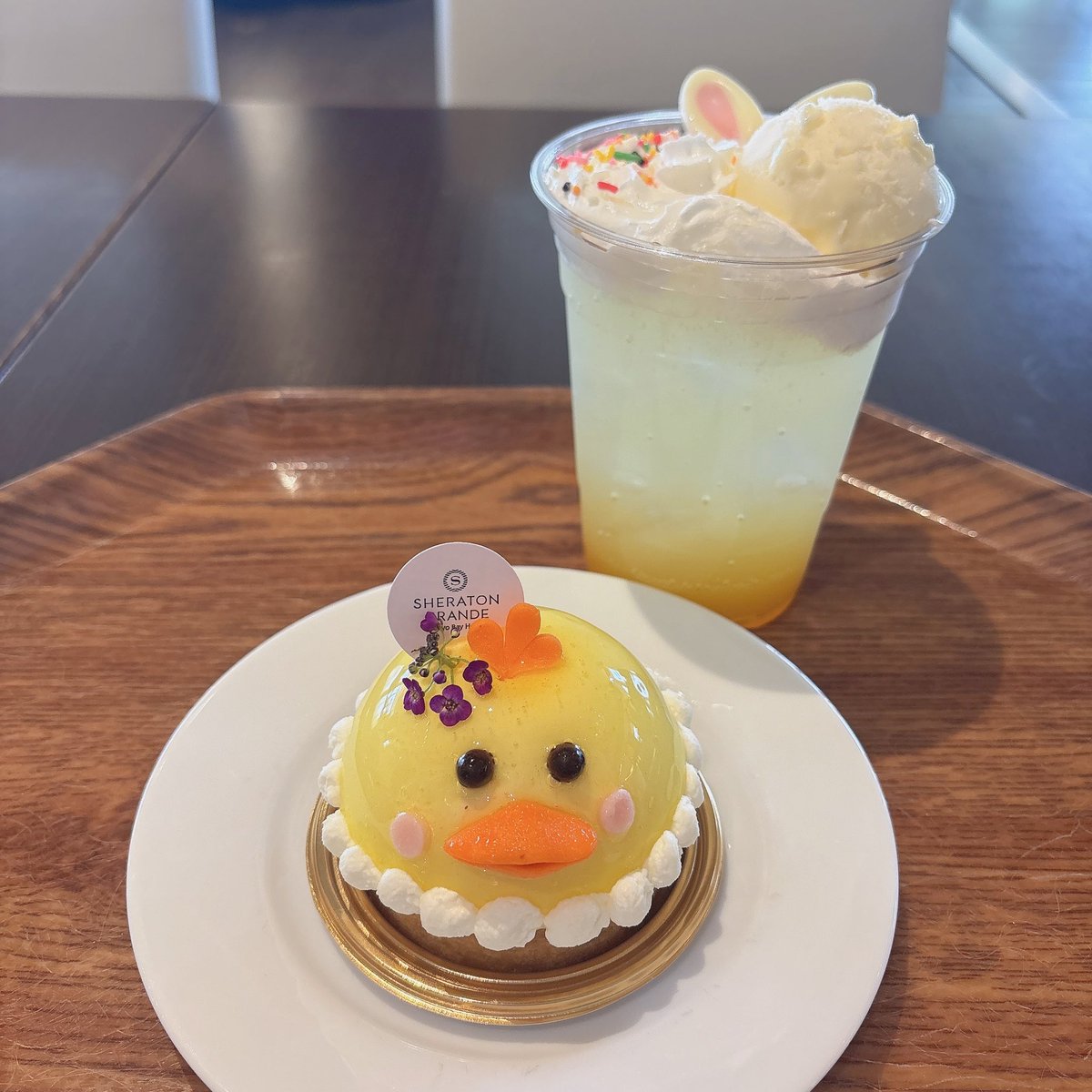 d06ha's tweet photo. シェラトングランデトーキョーベイホテルのカフェトスティーナが大好き♡
毎月の可愛くて美味しいケーキを日々楽しみにしています♡ https://t.co/hMUhbxdJKO