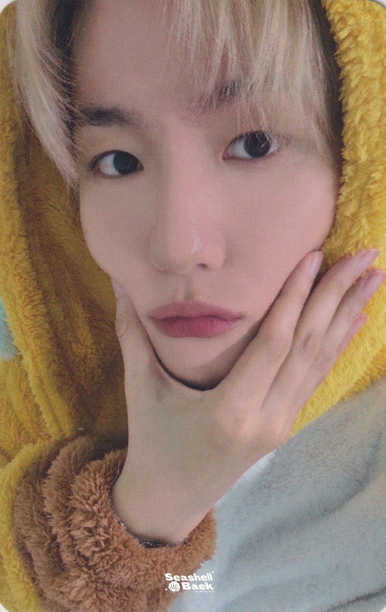 BOXIANx's tweet image. THIS BAEKHYUN PHOTOCARD IS SUCH A NEED!!!