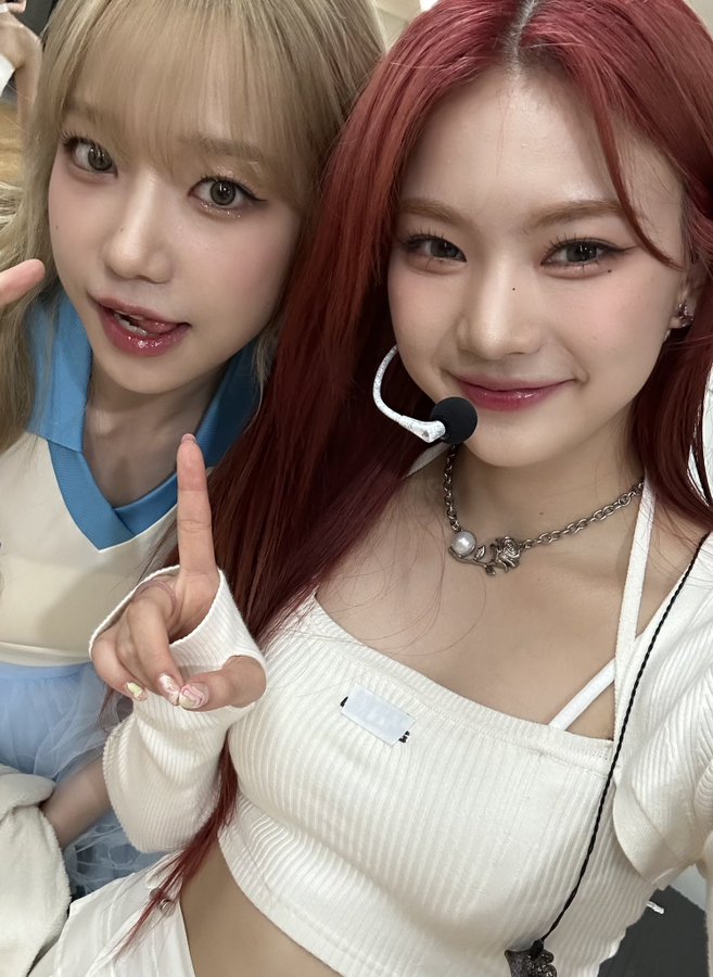 MIJO2207's tweet photo. ユリちゃんとISAちゃん🥰
釜山出身同い年の仲良し2人組🫶
推しの共演幸せ～🥹
#조유리  #チョユリ  #JOYURI 
#STAYC #ISA https://t.co/R8SVpxs7aa