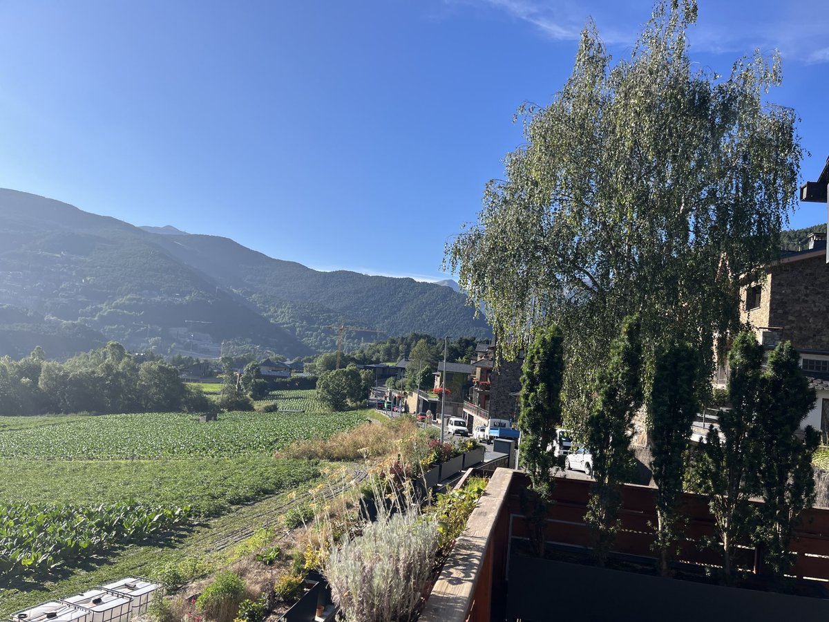 Bon dia a tothom des de la Massana. Principat d’Andorra.