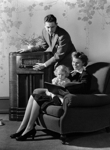 TRETalkRadio's tweet image. Join @typspan for Radio In Black & White from 9AM CET An hour of musical nostalgia