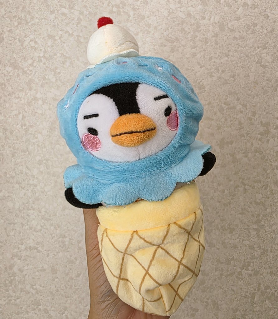 ijh_itnara's tweet image. 다이소 신상 쓸어와서 입혀봄!
우비랑 꿀벌은 좀 애매한데 과일모자랑 아이스크림 모자가 꽤괜