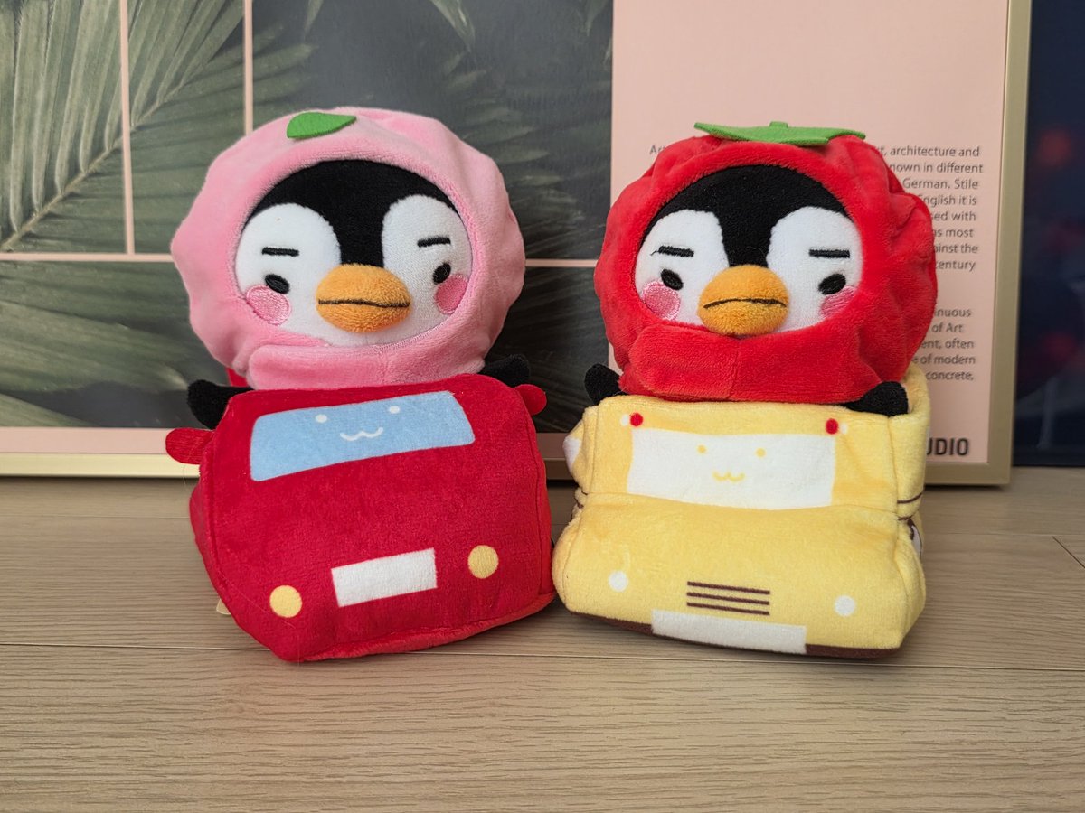 ijh_itnara's tweet image. 다이소 신상 쓸어와서 입혀봄!
우비랑 꿀벌은 좀 애매한데 과일모자랑 아이스크림 모자가 꽤괜