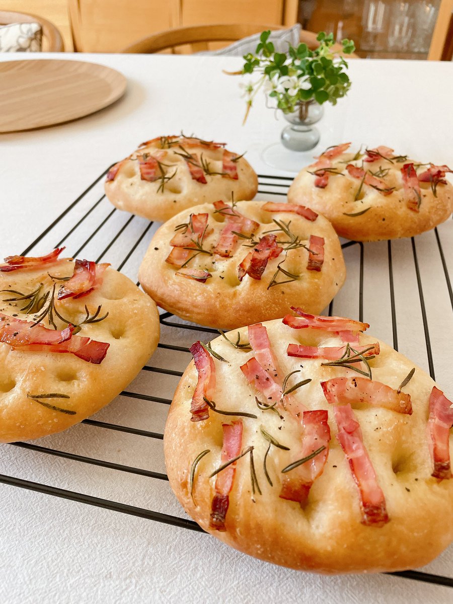 隣の部屋の空気清浄機が
フル稼働し始めたフォカッチャ