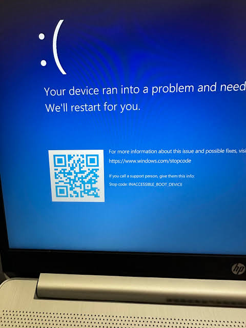 MitulSonagara's tweet image. Made up my mind to finally code on a Sunday...
Opened my laptop, and it replied:
Stop code: INACCESSIBLE_BOOT_DEVICE 💀
Even my laptop wants a weekend off 😩
#DevLife #BSOD #SundayCoding #WindowsBluescreen