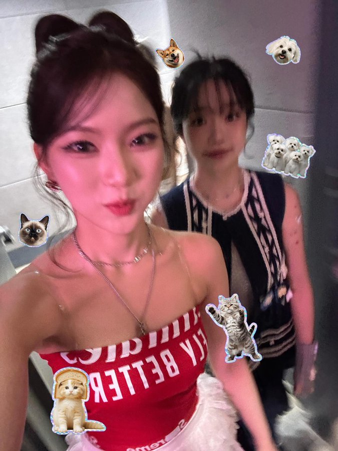 MIJO2207's tweet photo. ユリちゃんとISAちゃん🥰
釜山出身同い年の仲良し2人組🫶
推しの共演幸せ～🥹
#조유리  #チョユリ  #JOYURI 
#STAYC #ISA https://t.co/R8SVpxs7aa