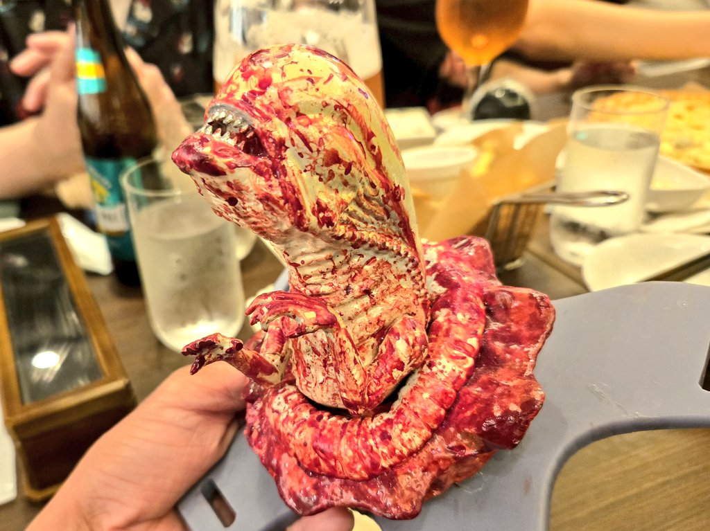 PrectiveGallery's tweet image. ソコヌケさん(@shin_sokonuke )が手掛けられたチェストバスターを初めて拝見🔍
これめちゃくちゃ雰囲気良いなぁ💕
自分もいつかこんなの作れるようになりたいですわ😚