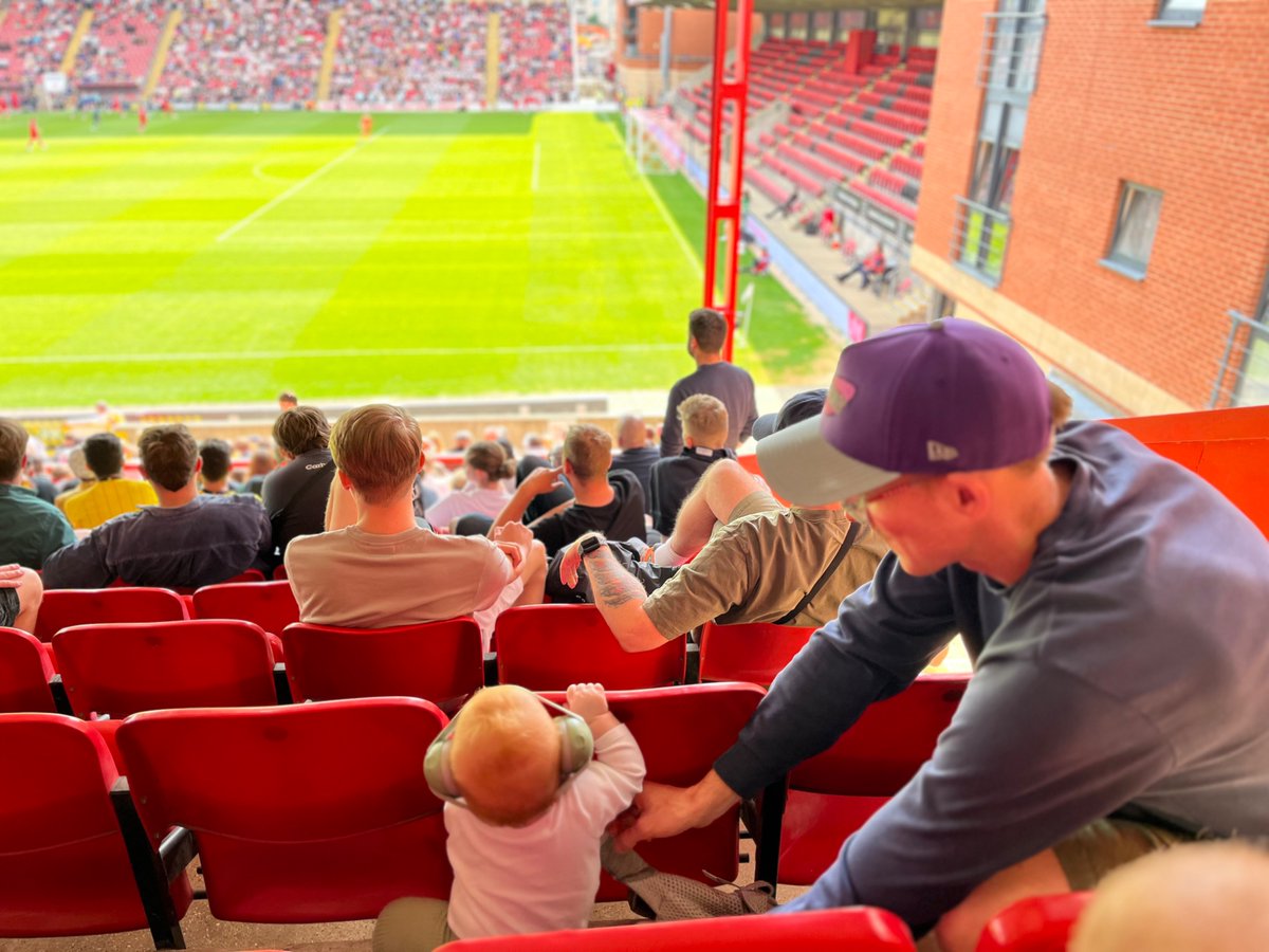 SamJDalling's tweet image. Ground #1 for Millie with Watford - #74 from Grandad & #63 for mummy. The spreadsheet has a new tab!
Naturally we had lunch at Deeney’s first!
Thanks to @leytonorientfc, @mrabutler & Hector Kyprianou for making it special ⚽️
#WatfordFC #OneOrient