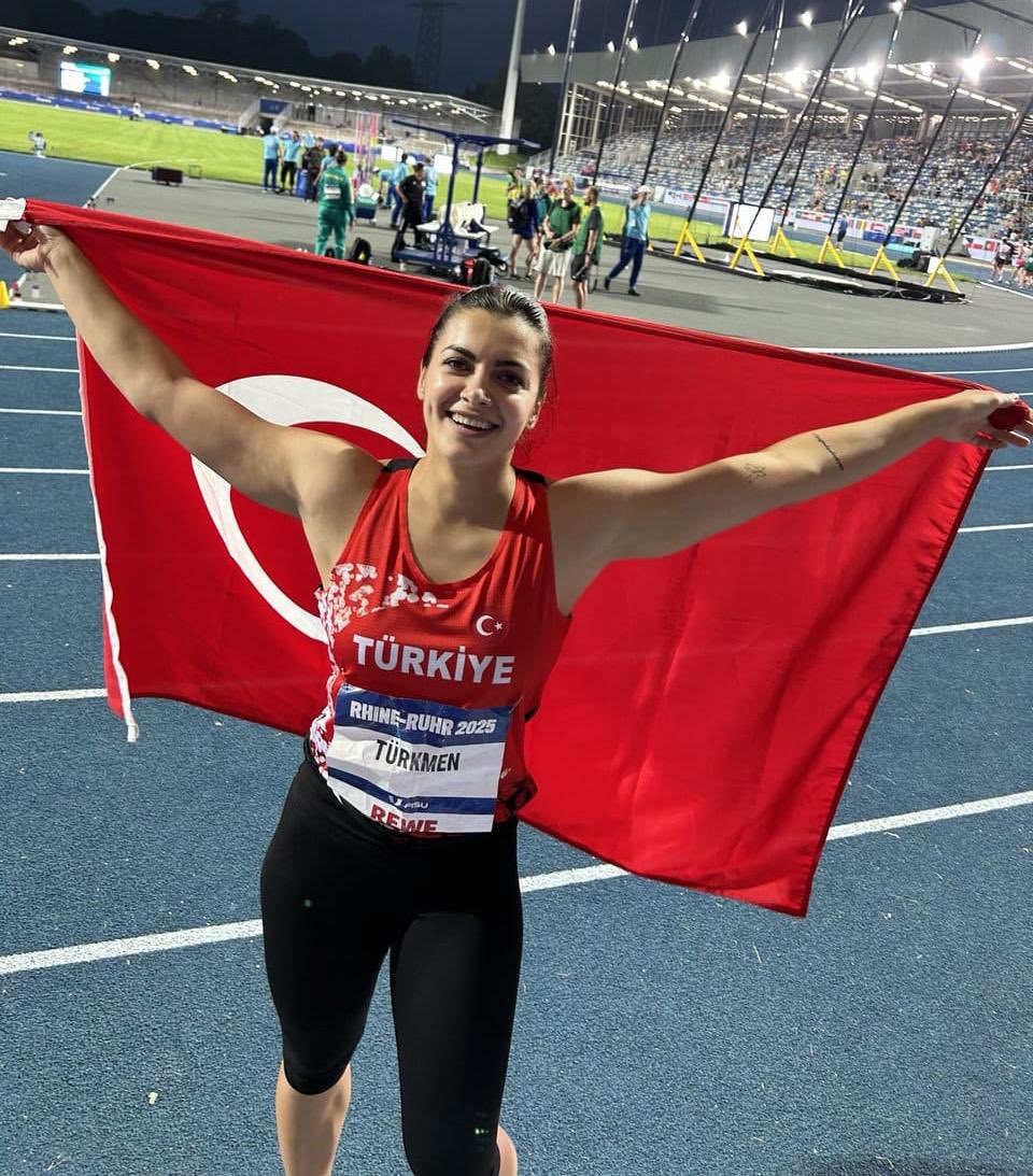 erolozvar's tweet image. Üniversiteli gençlerimizin uluslararası alandaki başarıları gurur kaynağımız olmaya devam ediyor.
FISU 2025 Dünya Üniversite Yaz Oyunları’nda cirit atmada altın madalya kazanan @Alanyaalku öğrencimiz Esra Türkmen’i kutlar, başarılarının devamını dilerim.🇹🇷