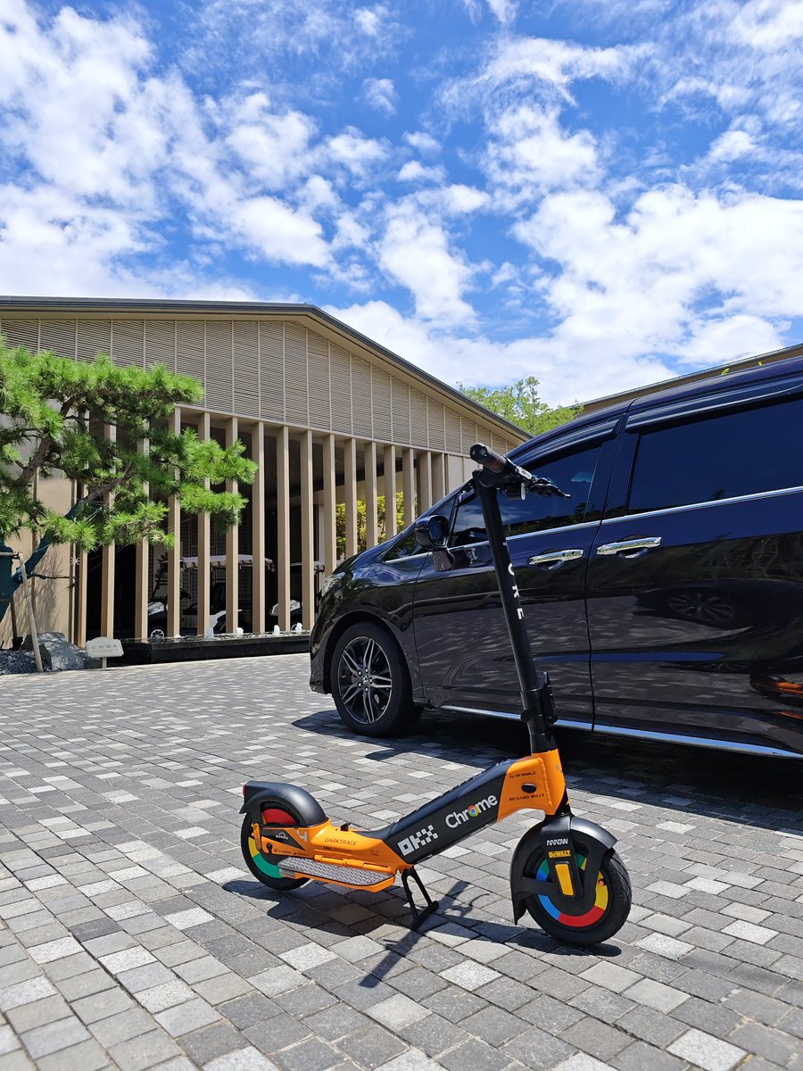 Holiday, with my <a href="/pureelectric_uk/">Pure Electric</a> car.🛴🧡