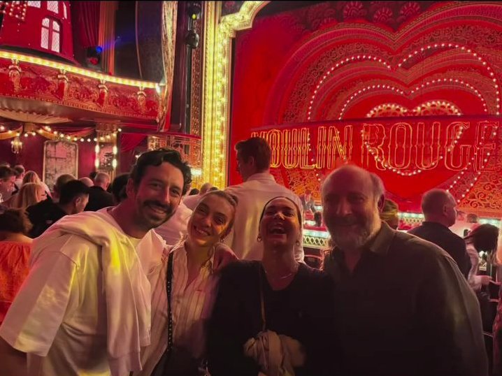 Çok özlediğimiz o sevgi ve mutluluk dolu fotolardan... 🥰💖
#BergüzarKorel #HalitErgenç #MerveDizdar #dostluk