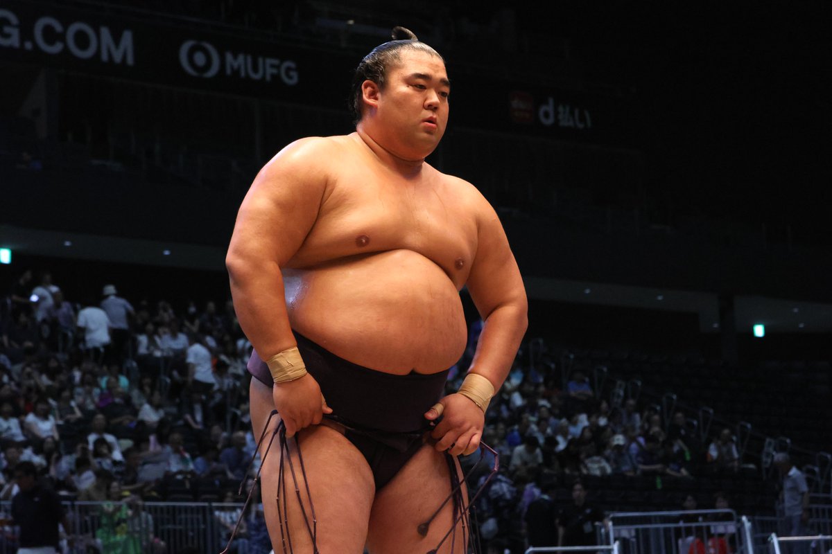 sumokyokai's tweet image. <千秋楽の様子>
十両取組
#湘南乃海(10勝5敗)叩き込み #三田(11勝4敗)
#sumo #相撲 #七月場所 #名古屋場所