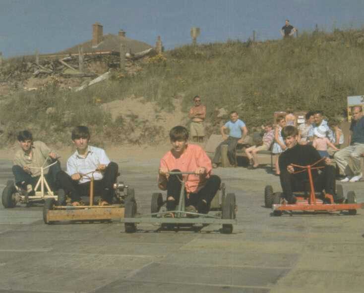 kennylanglea's tweet image. This day in 1963, the Beatles played the last night of a 6 night run at The Odeon Cinema, Weston-super-Mare. They spent the day with photographer Dezo Hoffman, who took photos and 8mm movies of The Beatles on the beach dressed in Victorian bathing suits and go-karting #Beatles 📸