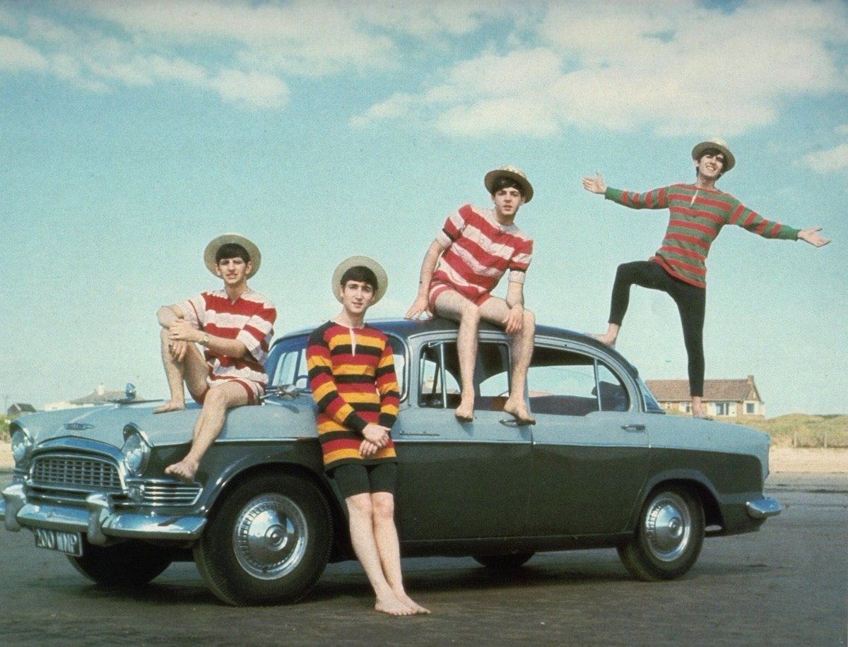 kennylanglea's tweet image. This day in 1963, the Beatles played the last night of a 6 night run at The Odeon Cinema, Weston-super-Mare. They spent the day with photographer Dezo Hoffman, who took photos and 8mm movies of The Beatles on the beach dressed in Victorian bathing suits and go-karting #Beatles 📸