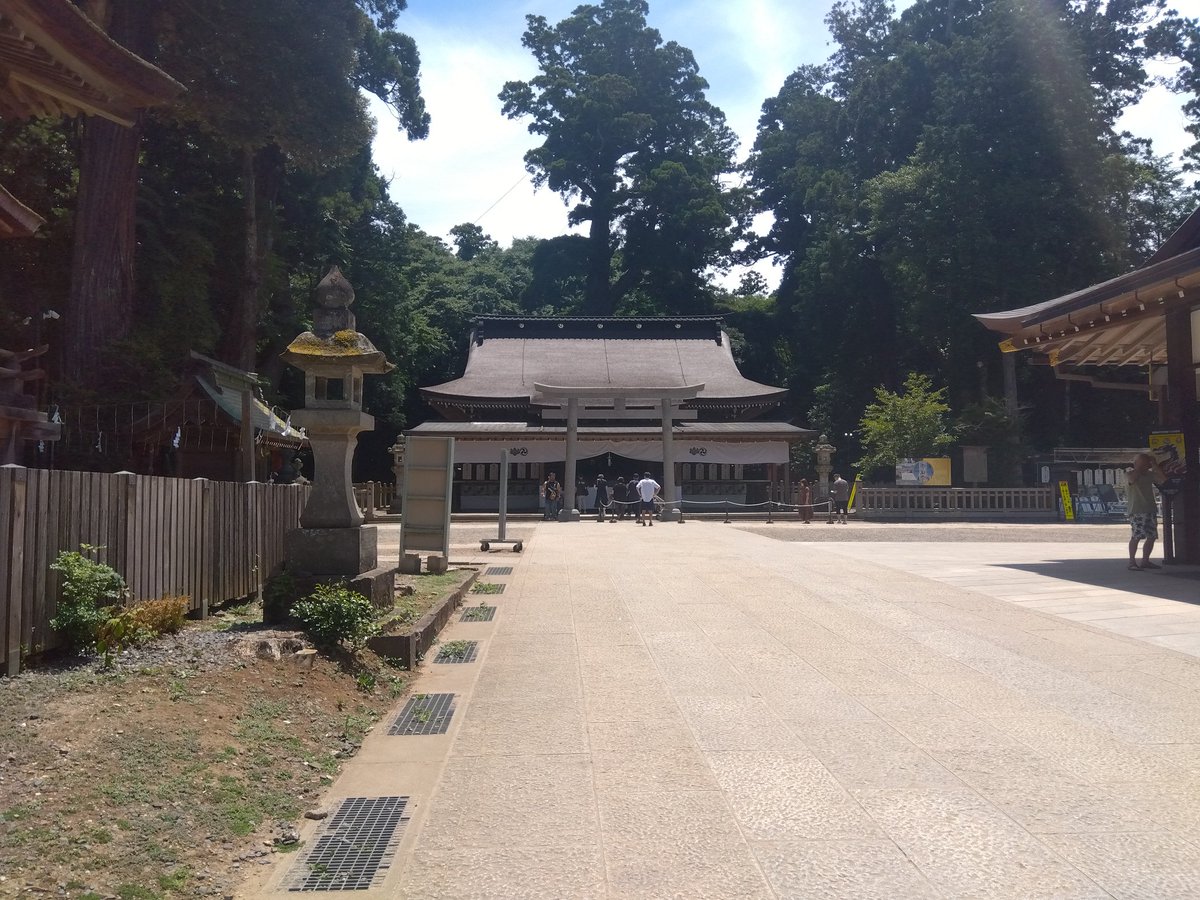 nakazzza's tweet image. 護国院経音寺を参拝して久方ぶりの
鹿島神宮

来年の御船祭に寄付
そして御祈祷
願意はもちろん国家安泰