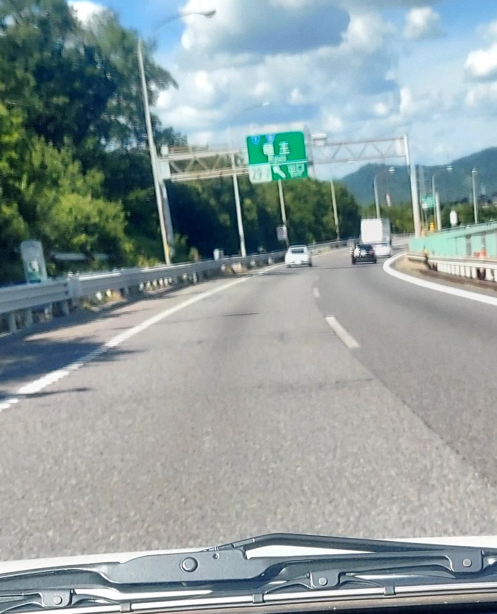 竜王グランまるしぇ2日目参加される皆さん暑い中☀️お疲れ様でした。
京都出張(  ￢ ω ￢  怪しいPROBOX
竜王インター通過😭😭😭😭
会社の規則上降りれない😭
(⌒0⌒)／~~