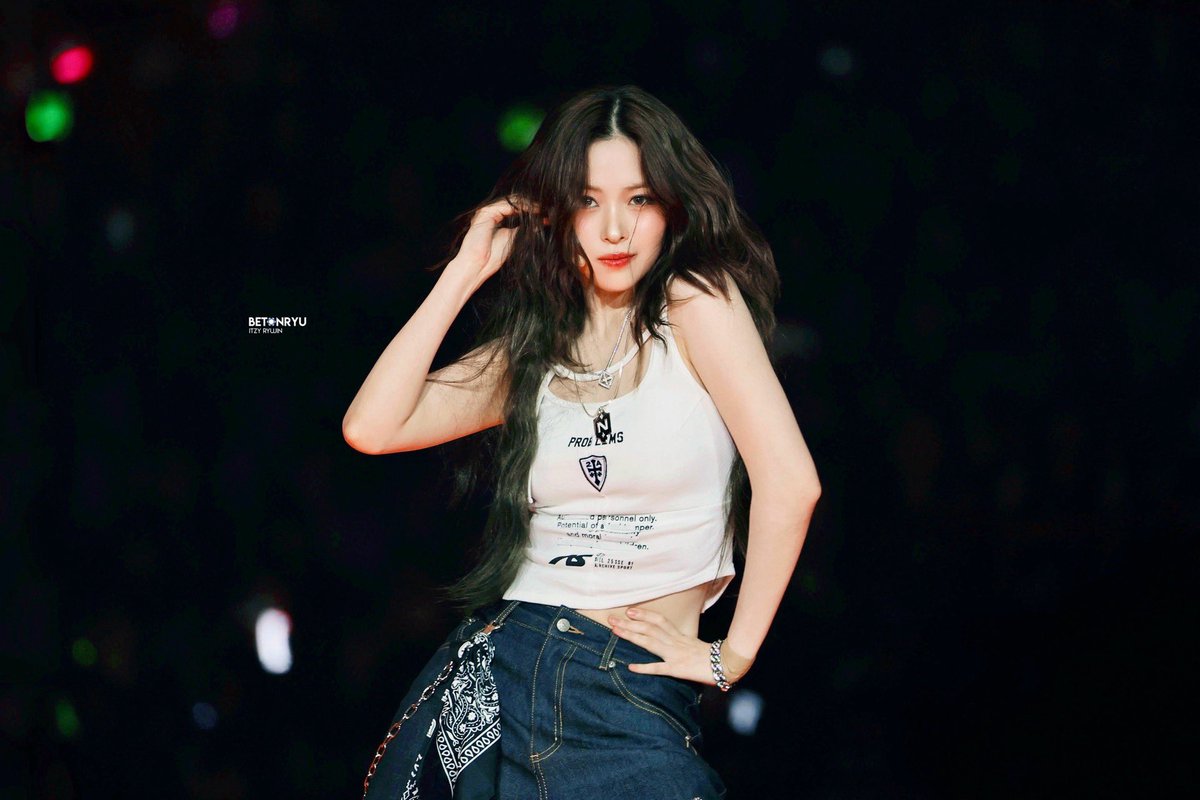 betonryu_srj's tweet image. 250726 가요대전 HQ - 빛이 나✨
#ITZY #있지 #RYUJIN #류진
@ITZYofficial