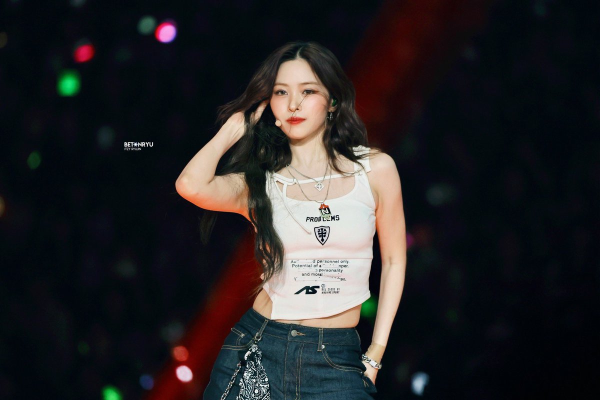 betonryu_srj's tweet image. 250726 가요대전 HQ - 빛이 나✨
#ITZY #있지 #RYUJIN #류진
@ITZYofficial