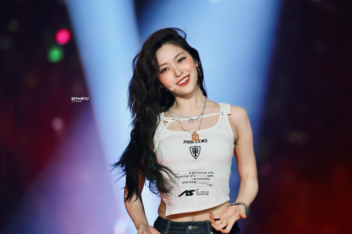betonryu_srj's tweet image. 250726 가요대전 HQ - 빛이 나✨
#ITZY #있지 #RYUJIN #류진
@ITZYofficial
