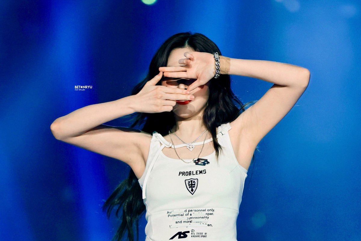 betonryu_srj's tweet image. 250726 가요대전 HQ - 클로즈업 뷰티💙
#ITZY #있지 #RYUJIN #류진
@ITZYofficial
