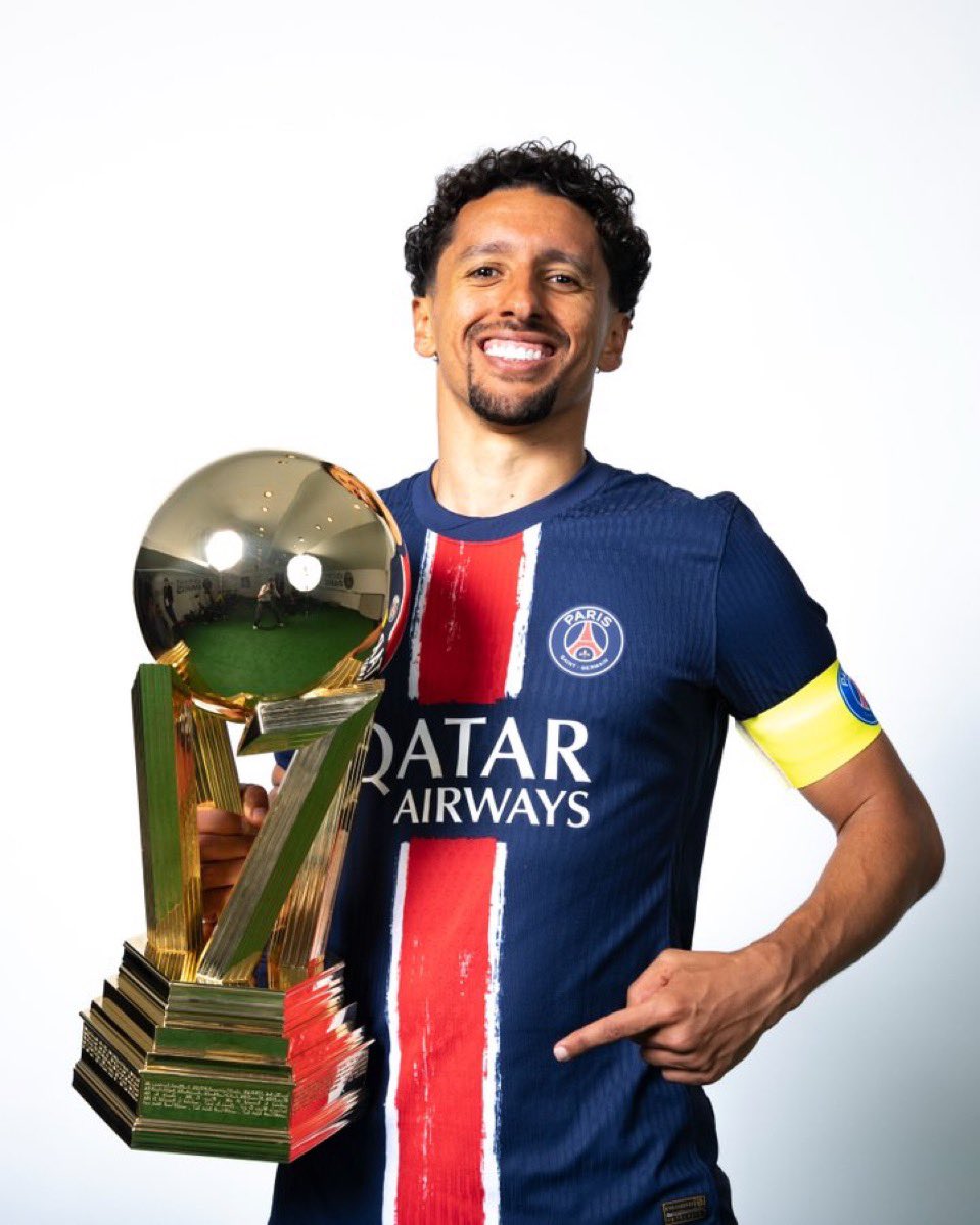pnl4everr's tweet image. Le trophée a tellement de flow ♾️