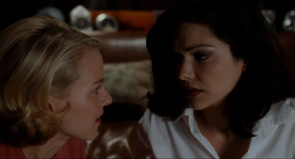 wlwtarlos's tweet image. Mulholland Drive dir. David Lynch (2001)