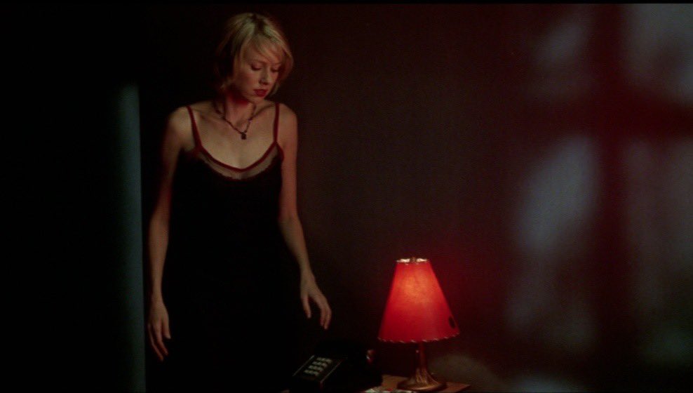 wlwtarlos's tweet image. Mulholland Drive dir. David Lynch (2001)