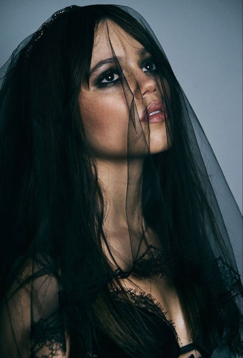 jennasvanilla's tweet image. wednesday s2 premiere in 4 days🖤 i have so many thoughts about outfit choice for the event but have absolutely no clue what will enrique’s imagination create. so exciteddd