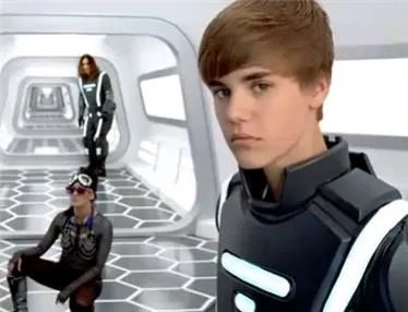 JDBieberDumps's tweet image. Justin Bieber on the set of the Best Buy Super Bowl Commercial.
(Jan 17, 2011)