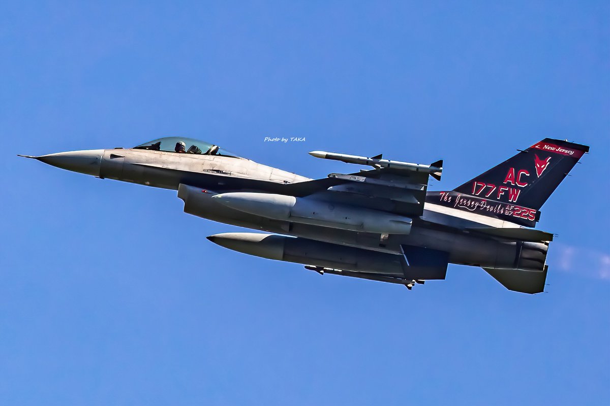 alice_herb's tweet image. New Jersey ANG 177FW 119FS "Jersey Devils"
F-16C Block30F 87-0225
USMC VMFA-214 "Black Sheep"
F-35B WE01/BuNo.170053
小松基地で行われている大規模演習『レゾリュート・フォース・パシフィック』に参加中のF-16とF-35Bの色付きを1日で両方撮影できたのは大きな成果です。
2025.7.25 RJNK