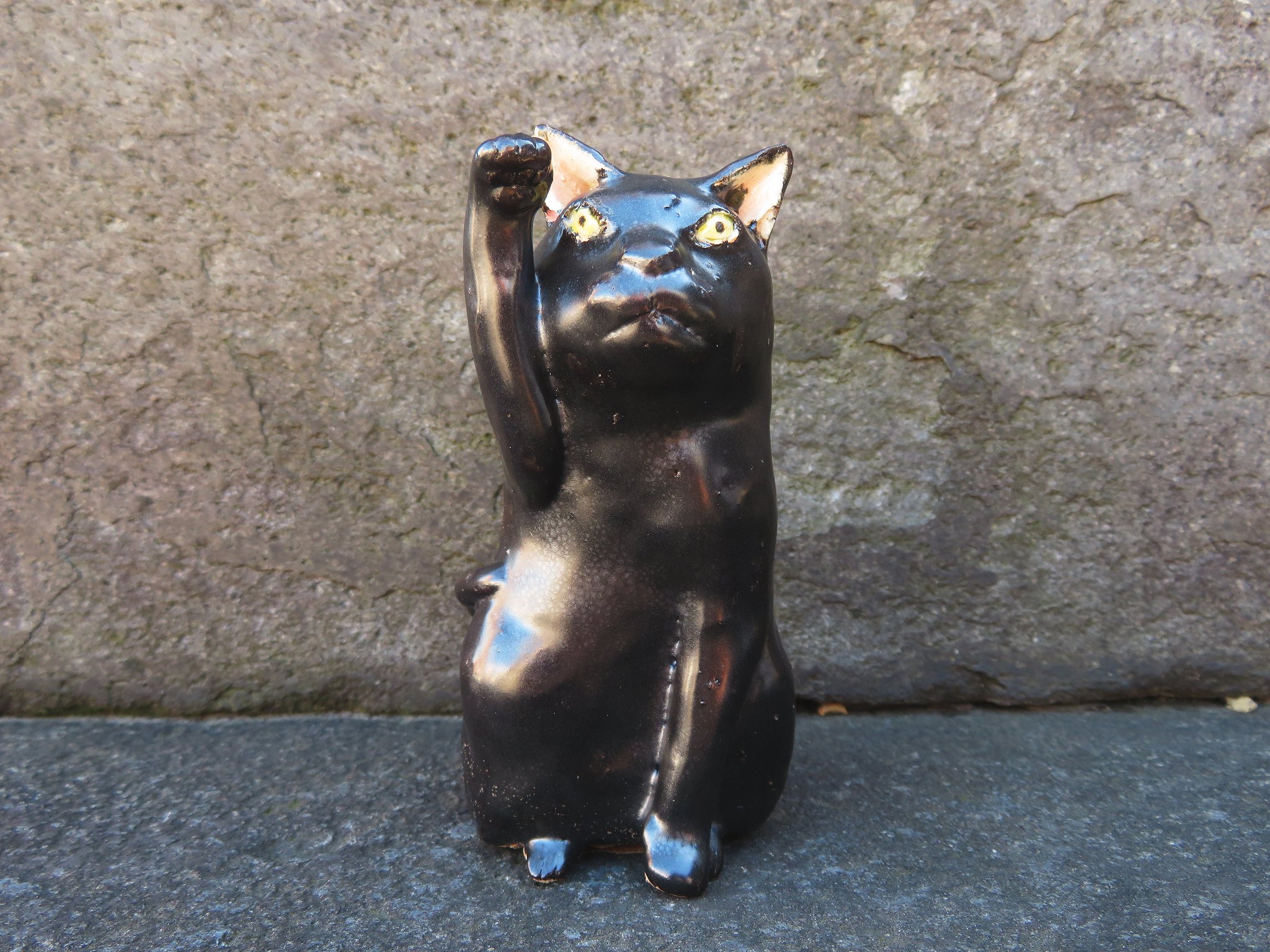 ひびきょう【井波彫刻】野中願児作 招き猫 桂材 ひびきょう様専用【井波彫刻】野中願児作 招き猫 桂材 - メルカリ